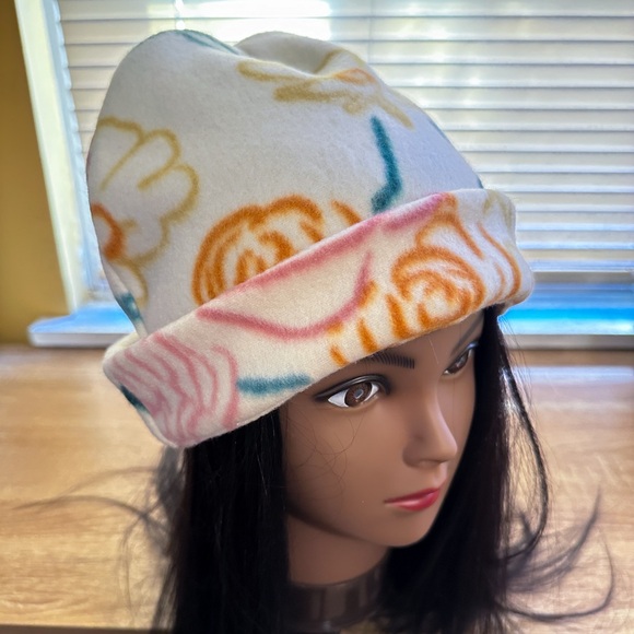 Handmade Ivory Cream White Multicolor Floral Rose Winter Knit Soft Beanie Hat main image 6